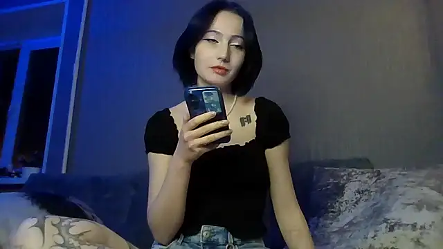 Snapshot of Alechka chatting on 04-05-26, 04:48 Alechka online show from 04-05-26, 04:48