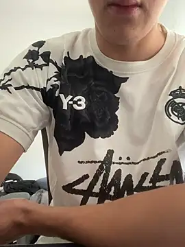 YorSexboy777 online show from 04-04-26, 10:46