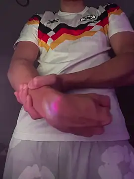 YorSexboy777 online show from 04-05-26, 11:57