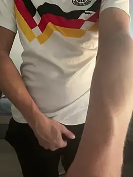 YorSexboy777 online show from 04-06-26, 02:40