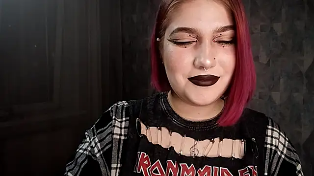 Snapshot of E_thie chatting on 04-07-26, 03:23 E thie online show from 04-07-26, 03:23