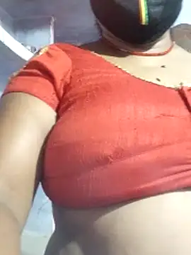Snapshot of Desi_hot_bhabhi01 chatting on 05-23-26, 07:24 Desi hot bhabhi01 online show from 05-23-26, 07:24