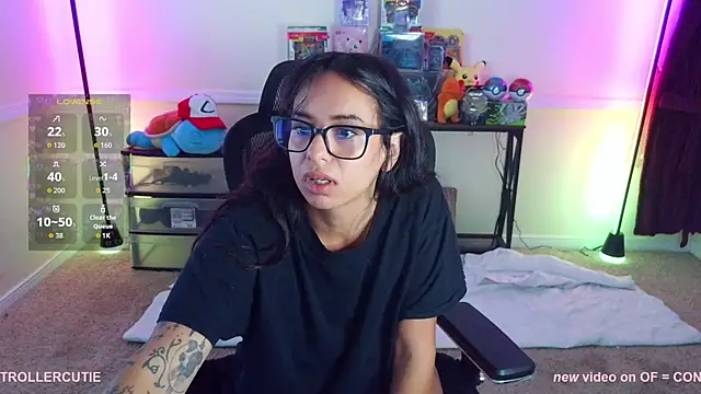 Snapshot of Controllercutie chatting on 04-17-26, 12:19 Controllercutie online show from 04-17-26, 12:19