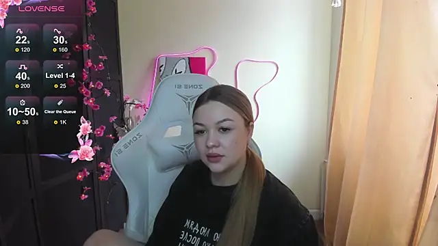 AmeliePeach online show from 04-06-26, 04:57