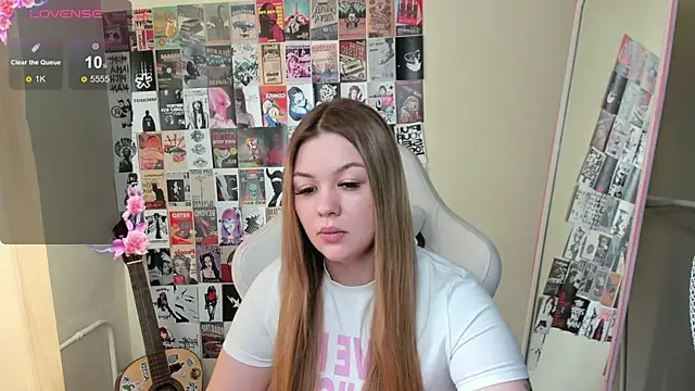 Snapshot of AmeliePeach chatting on 05-02-26, 01:54 AmeliePeach online show from 05-02-26, 01:54