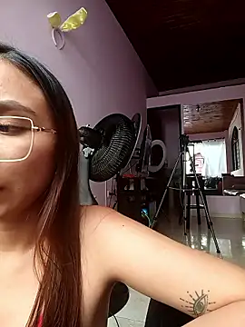 Leticia Hinkley  online show from 04-18-26, 07:07