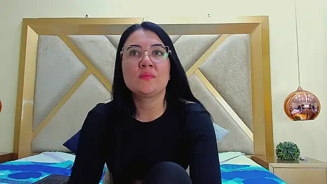 ChloeAshdord online show from 04-11-26, 07:45