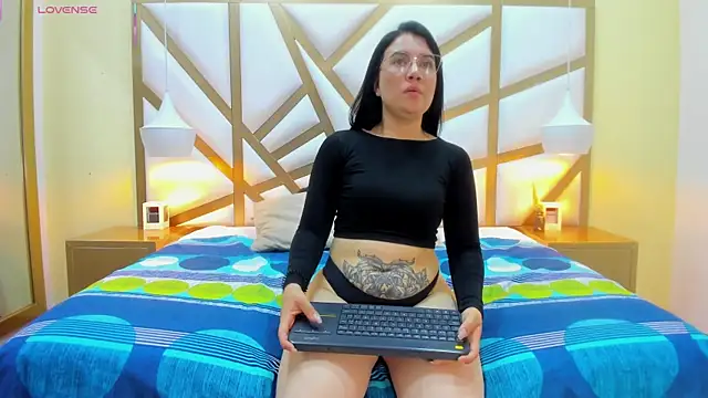 ChloeAshdord online show from 04-11-26, 08:46