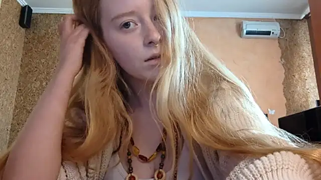 Snapshot of KateVibe_01 chatting on 04-10-26, 04:28 KateVibe 01 online show from 04-10-26, 04:28