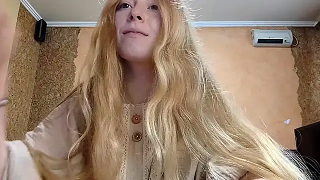 Snapshot of KateVibe_01 chatting on 05-15-26, 04:19 KateVibe 01 online show from 05-15-26, 04:19