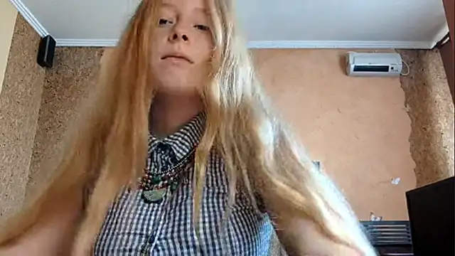 Snapshot of KateVibe_01 chatting on 05-23-26, 01:33 KateVibe 01 online show from 05-23-26, 01:33