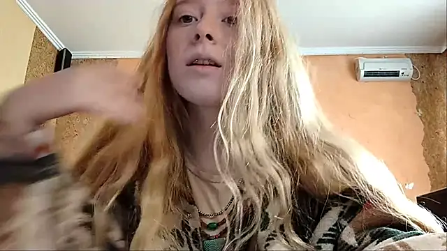 Snapshot of KateVibe_01 chatting on 05-29-26, 02:09 KateVibe 01 online show from 05-29-26, 02:09