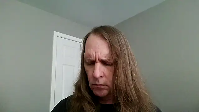 Snapshot of Magnus_Luv chatting on 05-27-26, 02:03 Magnus Luv online show from 05-27-26, 02:03