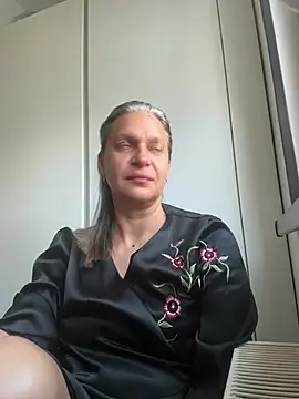 Snapshot of SweetLilTrouble chatting on 05-03-26, 08:20 SweetLilTrouble online show from 05-03-26, 08:20