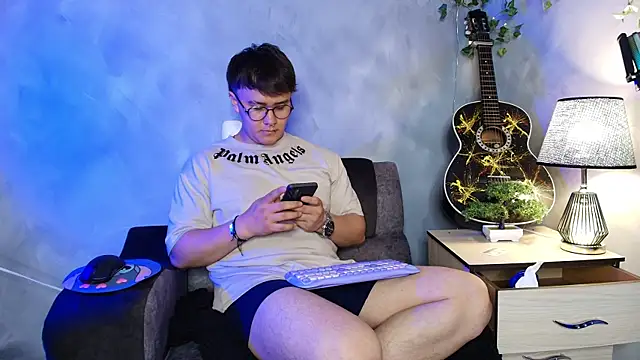 Snapshot of owen_xxx chatting on 04-05-26, 04:20 owen xxx online show from 04-05-26, 04:20