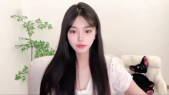 Snapshot of Kitteovo chatting on 05-16-26, 08:11 Kitteovo online show from 05-16-26, 08:11
