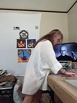 Blondejenn online show from 04-10-26, 03:39