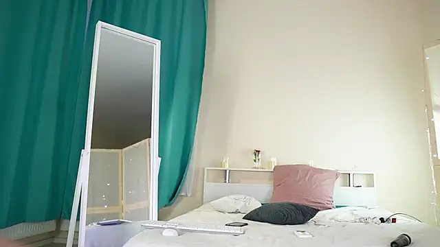 Snapshot of Ann_heart chatting on 05-18-26, 04:02 Ann heart online show from 05-18-26, 04:02