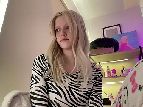 StellinaLuna online show from 04-14-26, 04:02