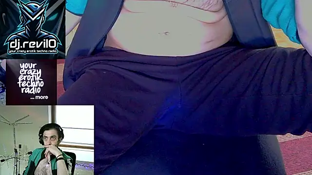 Snapshot of OllyFummler chatting on 04-12-26, 03:06 OllyFummler online show from 04-12-26, 03:06