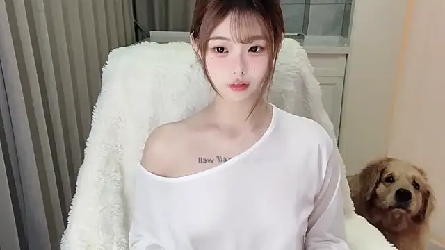 Snapshot of xiaoyugan_cute chatting on 04-22-26, 03:24 xiaoyugan cute online show from 04-22-26, 03:24