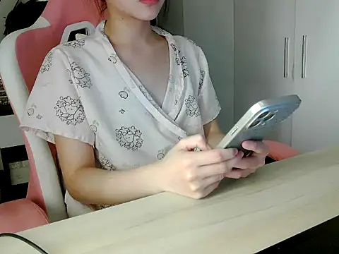 lucienguyen online show from 07-28-26, 07:50