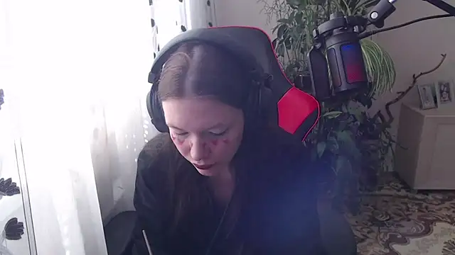 Snapshot of PunyKnee chatting on 04-07-26, 10:05 PunyKnee online show from 04-07-26, 10:05