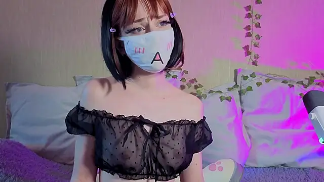 LunaNyanmi online show from 06-16-26, 01:36