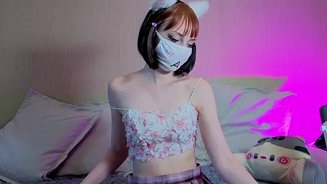 LunaNyanmi online show from 07-31-26, 04:17