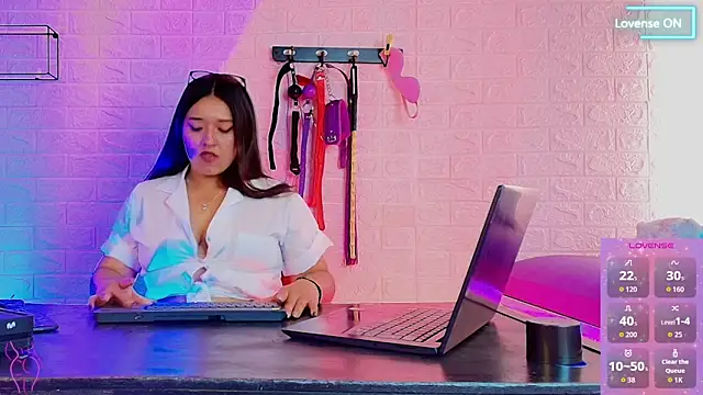 Snapshot of Bdsm_Kiara chatting on 04-08-26, 01:55 Bdsm Kiara online show from 04-08-26, 01:55