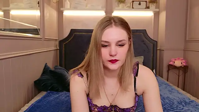 Molly Voses online show from 04-21-26, 01:42