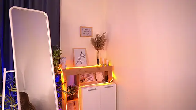 Miabreeze online show from 05-08-26, 03:50