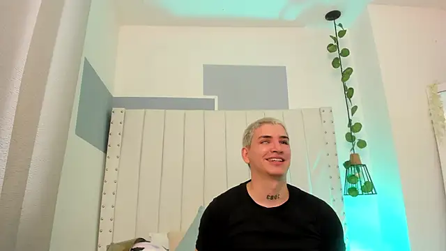 sebas and vanessa online show from 04-09-26, 07:52