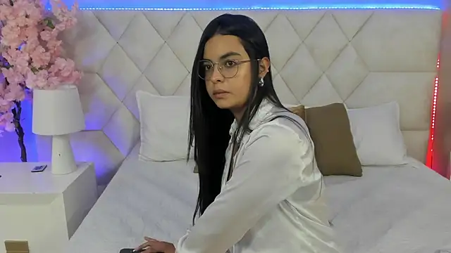 Gia  evanss online show from 04-11-26, 12:20