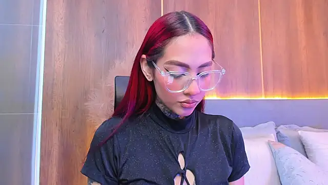 Snapshot of _Megan_Angel_ chatting on 04-11-26, 04:00 Megan Angel online show from 04-11-26, 04:00