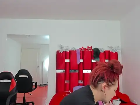 scarlett red 1 online show from 05-12-26, 03:42
