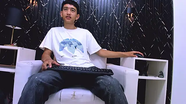 Snapshot of SmoothLatin_ chatting on 04-07-26, 02:17 SmoothLatin online show from 04-07-26, 02:17