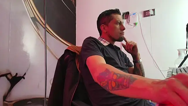 Snapshot of doko_Roxy chatting on 04-12-26, 01:32 doko Roxy online show from 04-12-26, 01:32