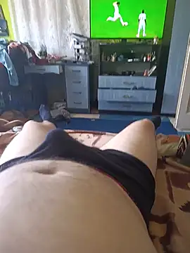 Snapshot of zsolt1910 chatting on 07-20-26, 12:29 zsolt1910 online show from 07-20-26, 12:29