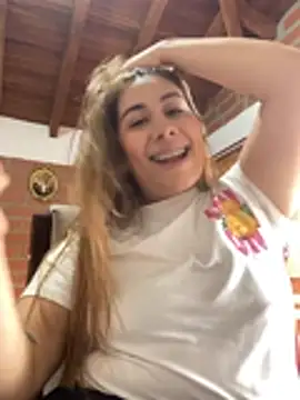 Snapshot of _BellaSmith_ chatting on 05-19-26, 02:12 BellaSmith online show from 05-19-26, 02:12