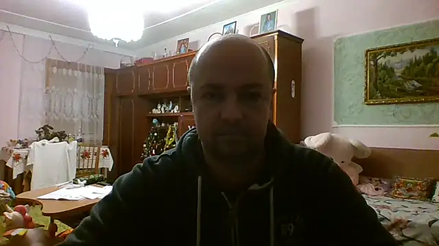 Snapshot of Luceriusbigass chatting on 12-04-25, 05:54 Luceriusbigass online show from 12-04-25, 05:54