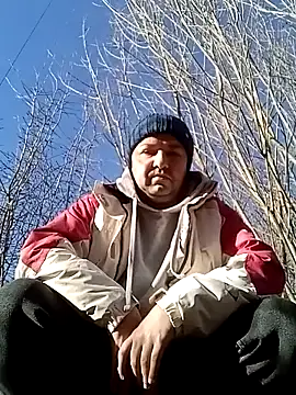 Snapshot of Luceriusbigass chatting on 12-15-25, 11:25 Luceriusbigass online show from 12-15-25, 11:25