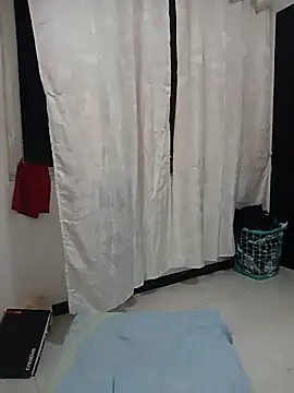 Snapshot of Lannah__ chatting on 05-28-26, 02:42 Lannah online show from 05-28-26, 02:42
