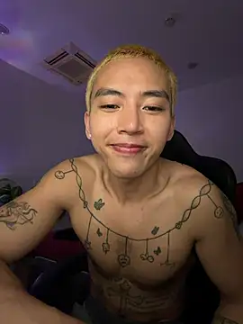 CheoXiao online show from 04-19-26, 05:34