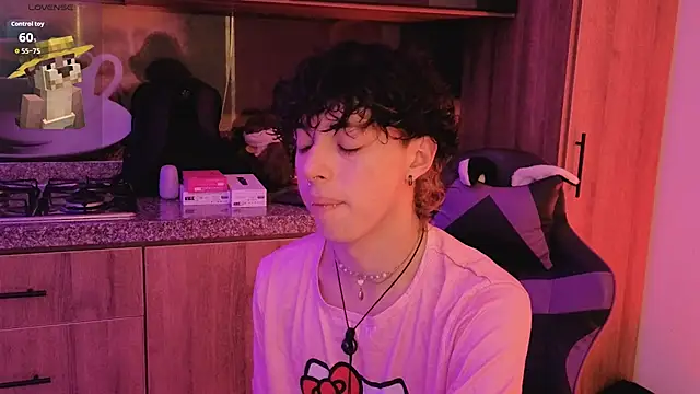 Otter Moon online show from 06-26-26, 03:33