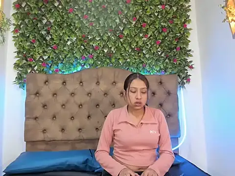Snapshot of Sofiia__Cute1 chatting on 04-20-26, 03:15 Sofiia Cute1 online show from 04-20-26, 03:15