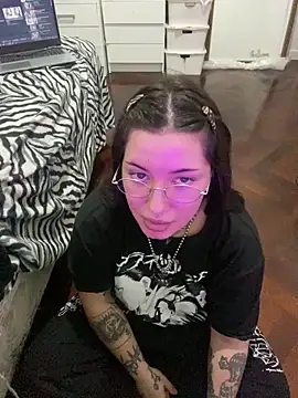 cherryxxox online show from 04-21-26, 01:42