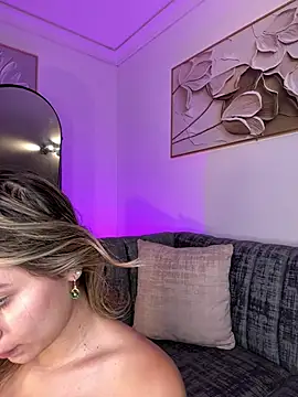 AmyRusso online show from 04-23-26, 02:57