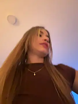 Snapshot of AmyRusso chatting on 06-22-26, 11:24 AmyRusso online show from 06-22-26, 11:24