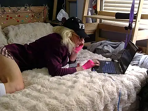 sexysassyNaralie online show from 04-22-26, 12:46